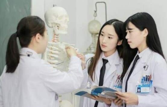 吉林医药学院临床医学专业成人高考中专升大专