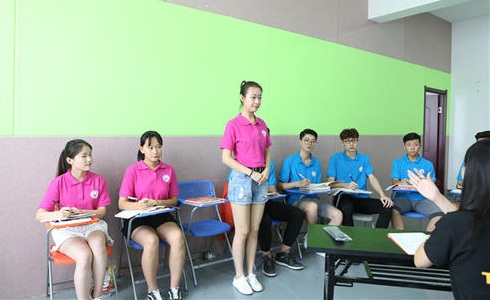 �տ���ϰѧУ�ļҺ�