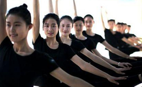 �����տ���ѵ������ 