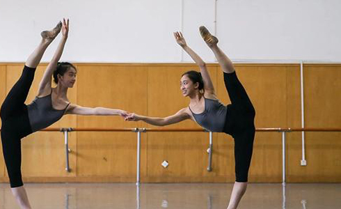 �赸�տ���ѵ������Щ 