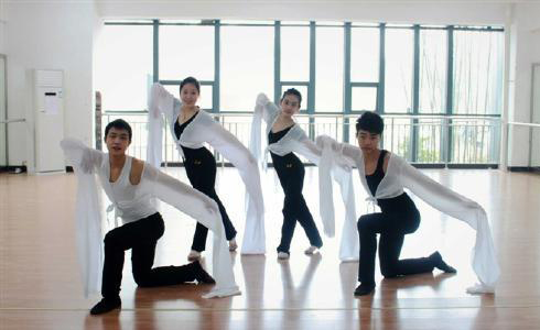 ���������տ���ѵѧУ��ô�� 