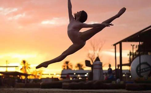 �������տ���ѵѧУ�ļҺ�