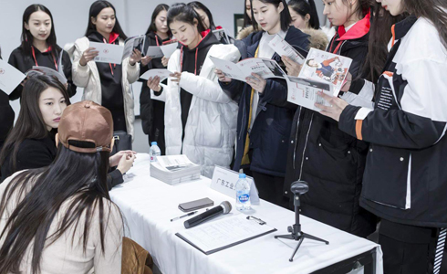 ģ���տ��Ļ��η����߶���