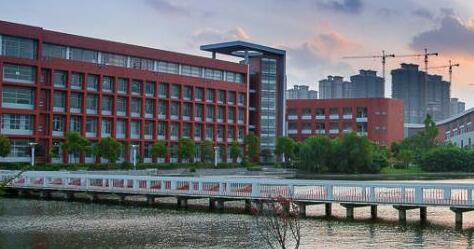 ���պ���ְҵ����ѧԺ��������ѧԺ�����˸߿����Ʊ���������  